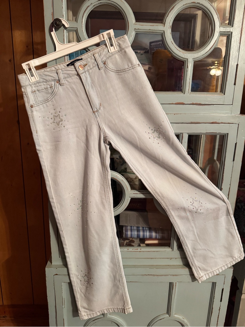 Vanilla Star Light Blue Denim Straight-Leg Jeans with Subtle Stud Accents B7